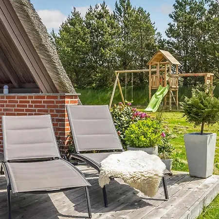 Сasa de vacaciones Three-bedroom Holiday In Henne Henne Strand