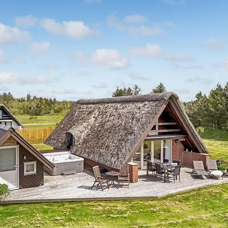 Three-bedroom Holiday In Henne Сasa de vacaciones