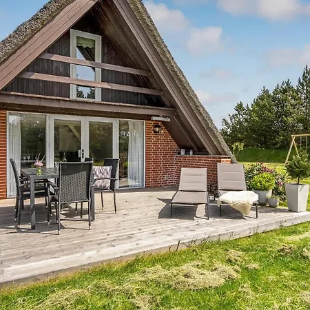 Сasa de vacaciones Three-bedroom Holiday In Henne