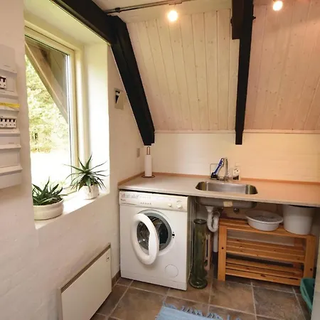 Three-bedroom Holiday In Henne *